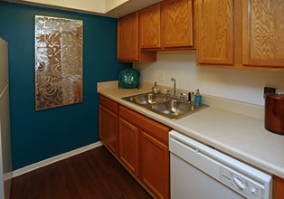 Quail Ridge Apartments in Raleigh, NC - Building Photo - Interior Photo