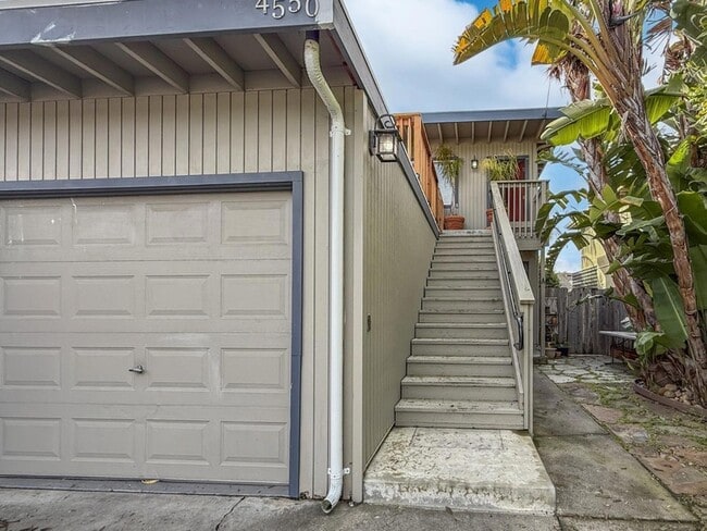 4550 Opal St, Unit B in Capitola, CA - Building Photo - Building Photo