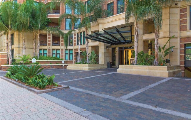 property at 500 W Harbor Dr