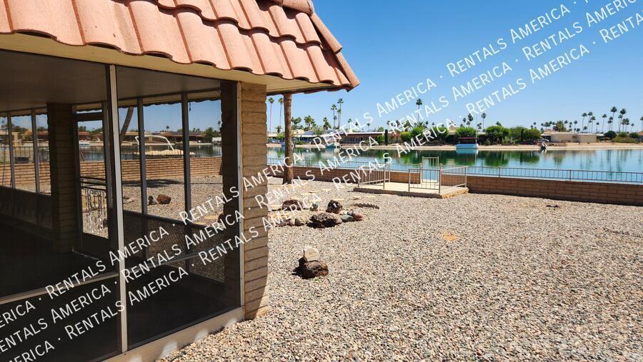 13819 N Crown Point in Sun City, AZ - Building Photo