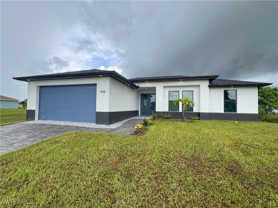 1908 NW 24th Ave in Cape Coral, FL - Building Photo