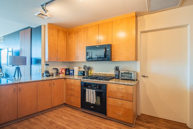 44 W Monroe St in Phoenix, AZ - Building Photo - Building Photo