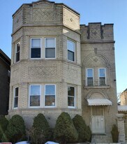 5135 W Roscoe St in Chicago, IL - Building Photo