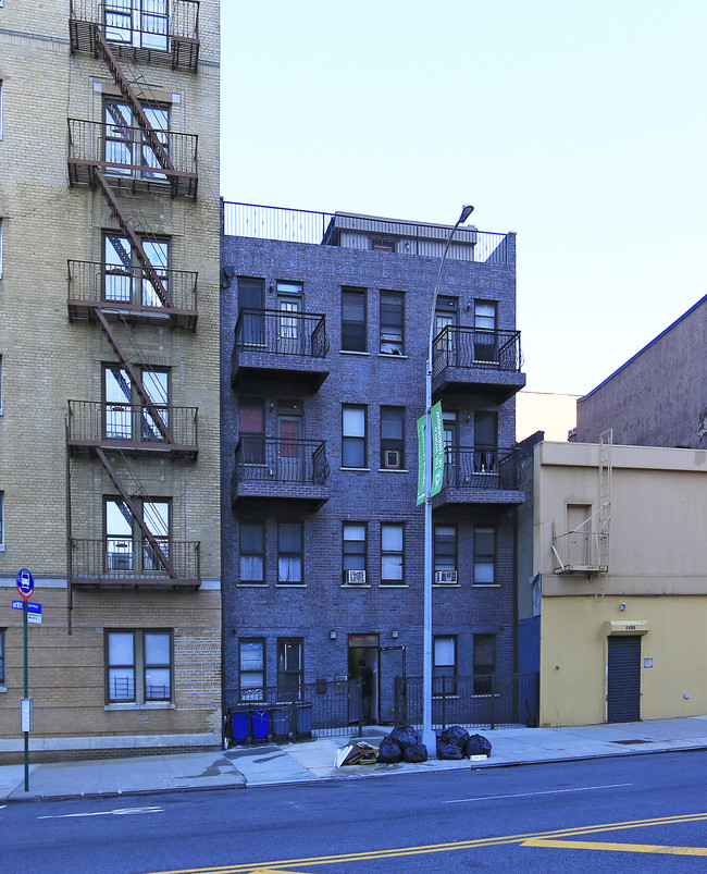 2494 Amsterdam Ave in New York, NY - Building Photo - Building Photo