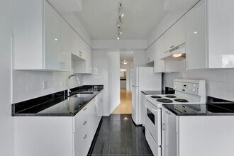 1281 Broughton St in Vancouver, BC - Building Photo - Building Photo