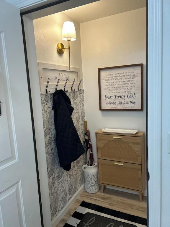 421 N 10th St in Central Point, OR - Building Photo - Building Photo