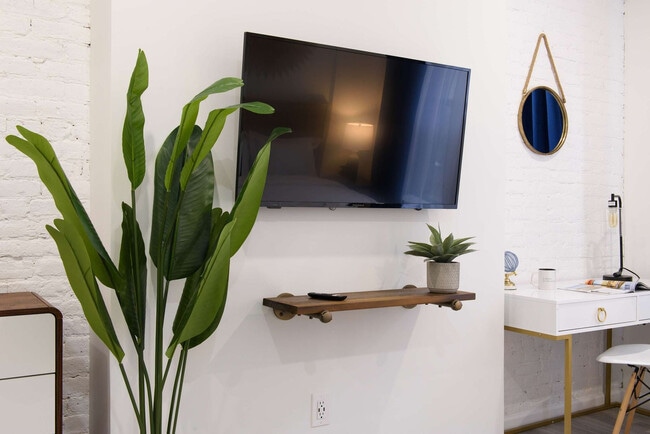 240e E 75th St-Unit -FL3-ID1021870P in New York, NY - Building Photo - Building Photo