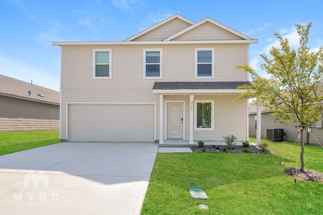 2749 Mistwood Dr in Fort Worth, TX - Foto de edificio