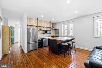 1036 Crease St in Philadelphia, PA - Building Photo - Building Photo