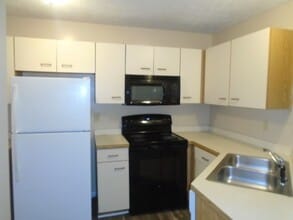 1002 Brookhollow Dr in Fayetteville, NC - Building Photo - Building Photo