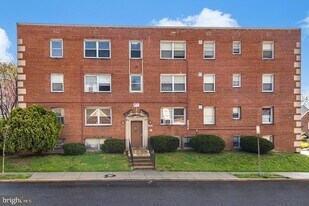3320 11th Pl SE in Washington, DC - Building Photo
