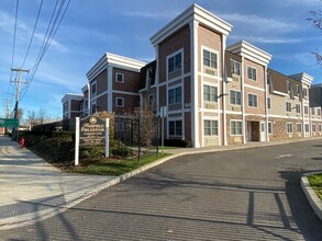 Fairfield Fieldstone At Farmingdale in Farmingdale, NY - Building Photo - Building Photo