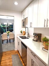 9906 NE 124th St, Unit 1111 in Kirkland, WA - Foto de edificio - Building Photo