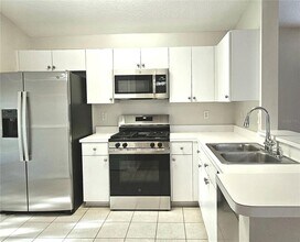 5802 Tanagerlake Rd in Lithia, FL - Building Photo - Building Photo