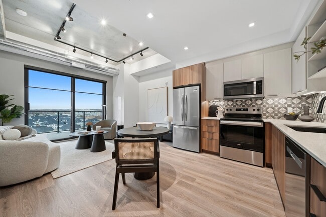 Damask in Windsor, ON - Foto de edificio - Building Photo