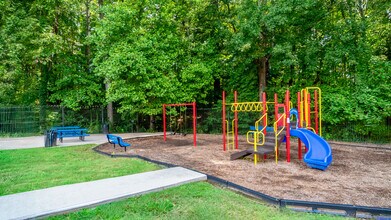 Crystal Heights Apartments in Atlanta, GA - Building Photo - Building Photo