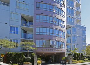 Queen's Court at Wellington Mews in Vancouver, BC - Building Photo - Building Photo