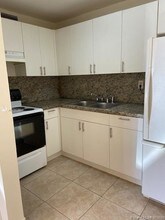 11195 SW 1st St-Unit -111 in Miami, FL - Building Photo - Building Photo