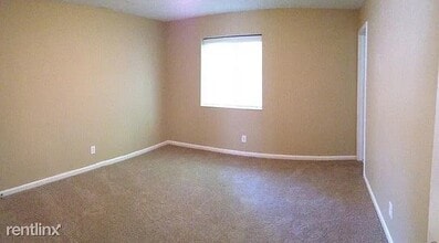 6145 Longchamp Dr in Jacksonville, FL - Building Photo - Building Photo