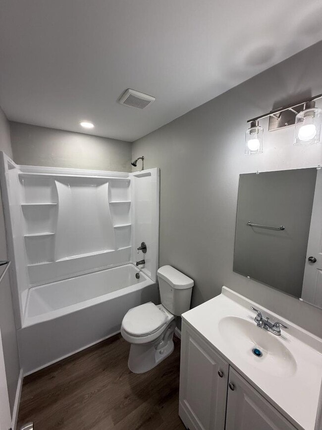 214 Church St in Thomasville, NC - Foto de edificio - Building Photo