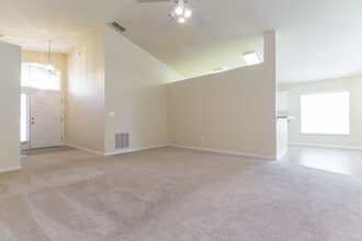 642 Whisper Sound St in Minneola, FL - Building Photo - Building Photo