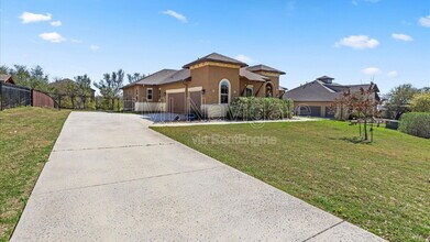 12706 Bluff Spurs Trail in Helotes, TX - Building Photo - Building Photo