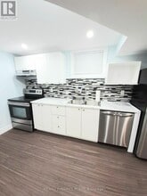 40 Stammers Dr in Ajax, ON - Building Photo - Building Photo