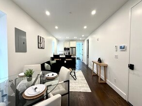 272 Hoboken Ave in Jersey City, NJ - Building Photo - Building Photo