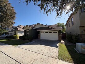 3349 E Cheyenne St in Gilbert, AZ - Building Photo