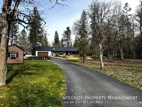 175 Witness Wy in Rogue River, OR - Building Photo - Building Photo