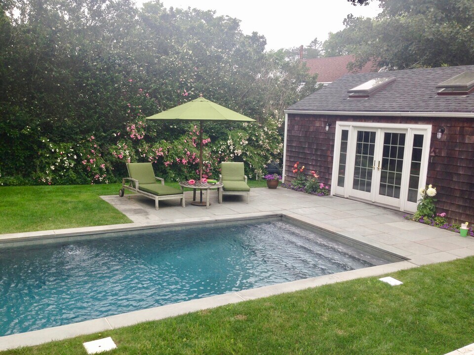 5 Collins Ave in East Hampton, NY - Building Photo