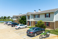 Hyde Park Townhomes & Apartments in Columbia, MO - Building Photo - Building Photo