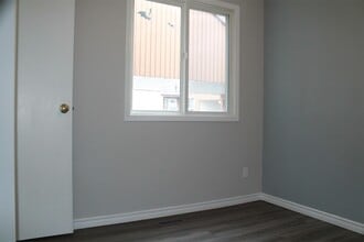 18507-18566 66 Ave NW in Edmonton, AB - Building Photo - Building Photo