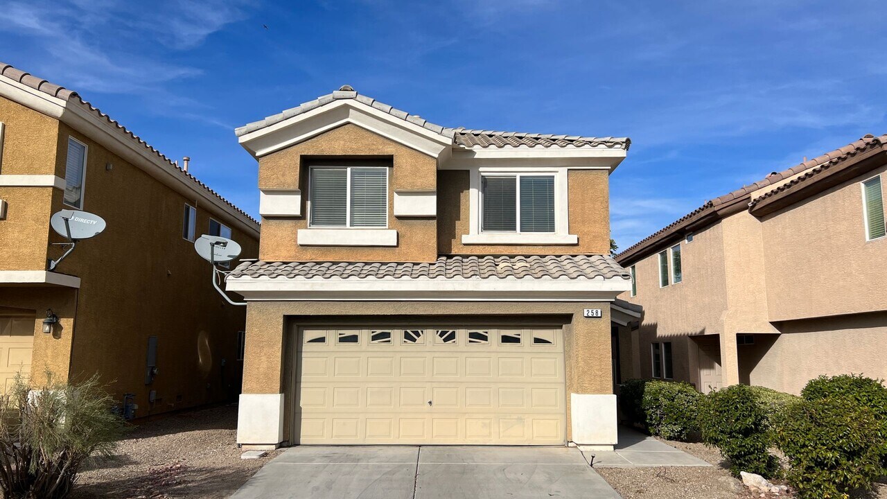 258 Rustic Club Way in Las Vegas, NV - Building Photo