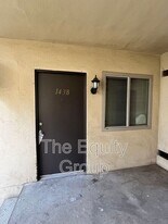 1438 W Elowin Ave in Visalia, CA - Building Photo