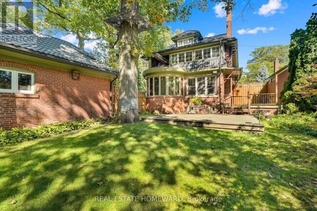 32 Hollywood Crescent in Toronto, ON - Building Photo - Building Photo
