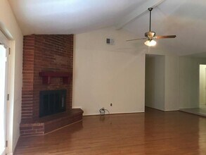 1103 Ashdale Dr in Sugar Land, TX - Building Photo - Building Photo