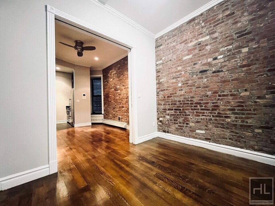 EAST 28 STREET in New York, NY - Building Photo