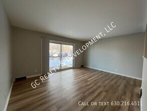 13 Simpson St-Unit -Unit A in Geneva, IL - Building Photo - Building Photo