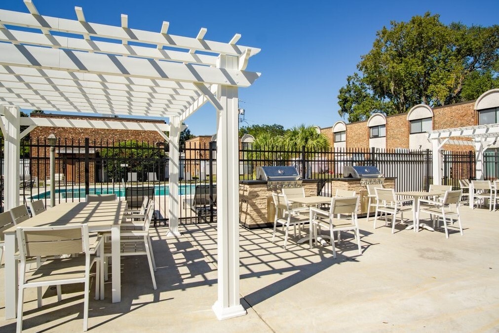 Abercorn Portfolio in Savannah, GA - Building Photo