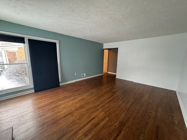 7512 Pimlico Dr in Louisville, KY - Building Photo - Building Photo