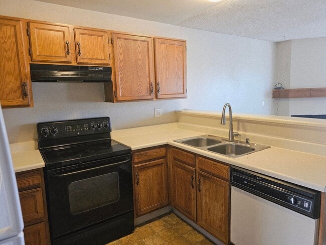 4521 S Crystal Way in Aurora, CO - Foto de edificio - Building Photo