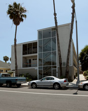 1254 E. 1st Street in Long Beach, CA - Foto de edificio - Building Photo