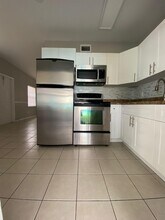 340 NE 11th Ave in Boynton Beach, FL - Building Photo - Building Photo