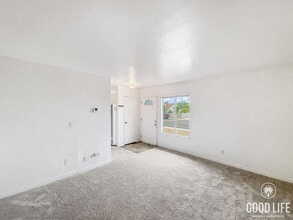 10357 Brookhurst Ln in San Diego, CA - Building Photo - Building Photo