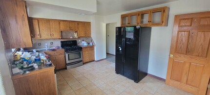 5857 S Indiana Ave in Cudahy, WI - Building Photo - Building Photo