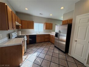 7213 London Bridge Ave in Las Vegas, NV - Building Photo - Building Photo