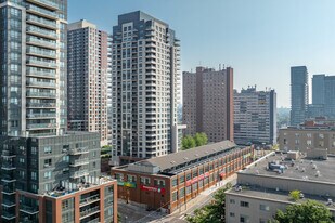 Fuse Condominiums Phase 1 in Toronto, ON - Building Photo