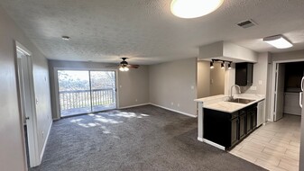 8919 Eagleview Dr in Beckett Ridge, OH - Building Photo