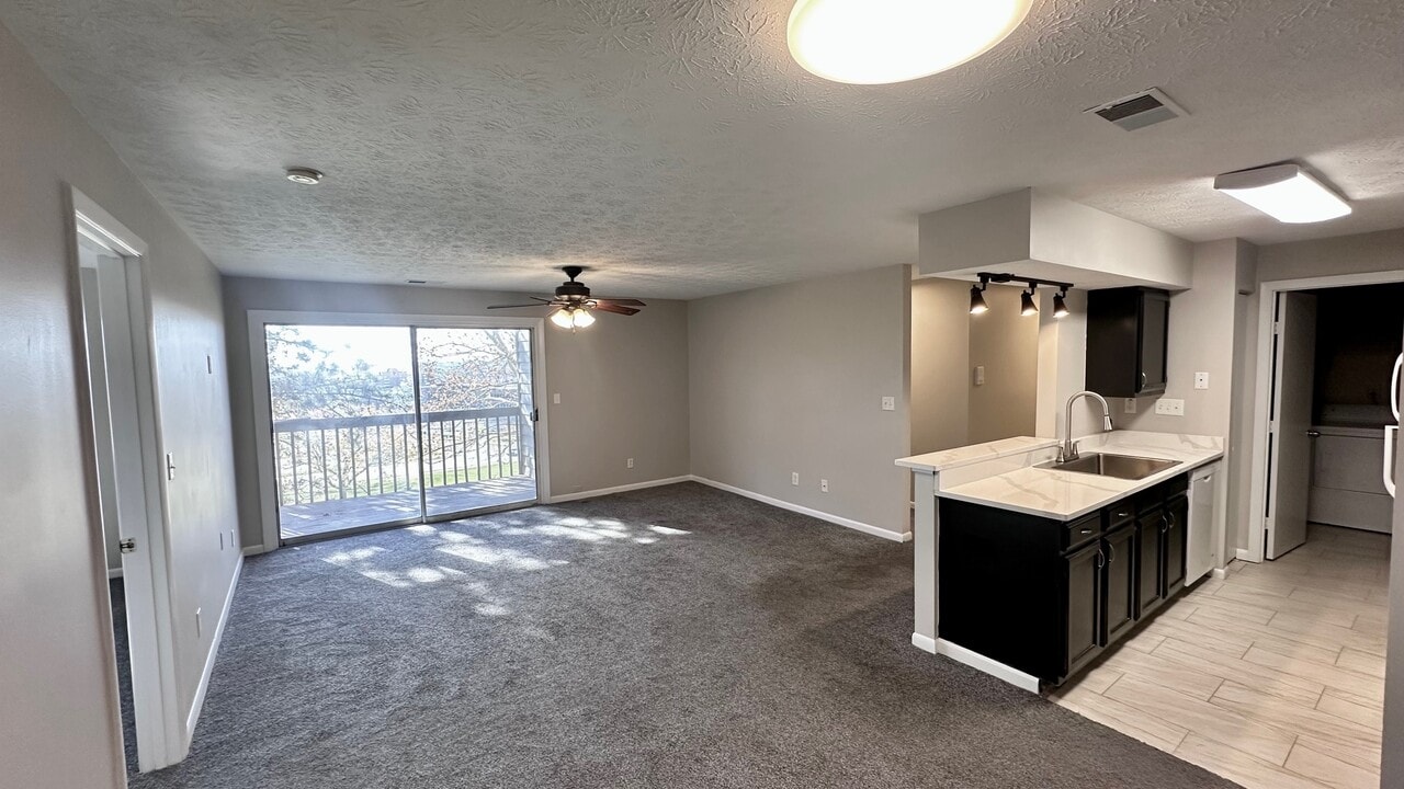 8919 Eagleview Dr in Beckett Ridge, OH - Building Photo